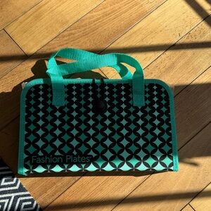 Kids Carry Case in Teal and Black